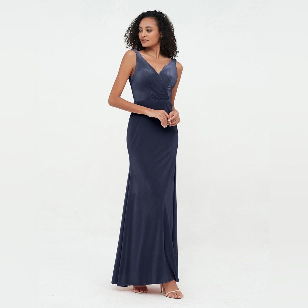 NWOT Jenny Packham Long V-neck Dresses in navy 8